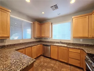 Photo #4: 2648147 Listing 