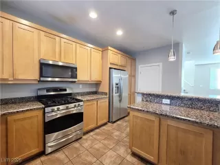 Photo #5: 2648147 Listing 