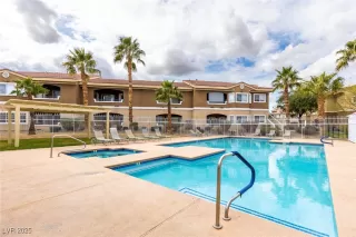 Photo #2: 2648152 Listing 