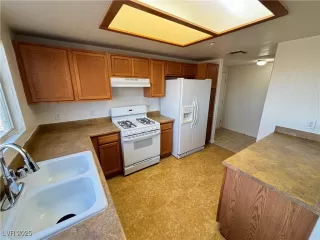 Photo #5: 2648152 Listing 