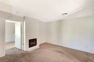 Photo #5: 2648166 Listing