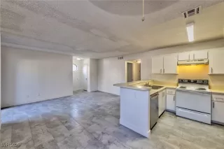 Photo #3: 2648177 Listing 