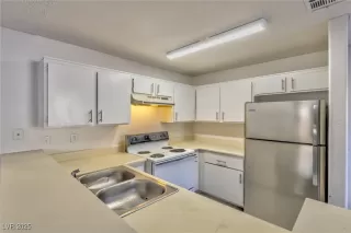 Photo #4: 2648177 Listing 