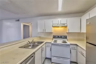 Photo #5: 2648177 Listing 