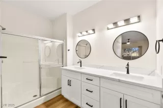 Photo #4: 2648180 Listing