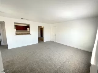 Photo #4: 2648186 Listing 