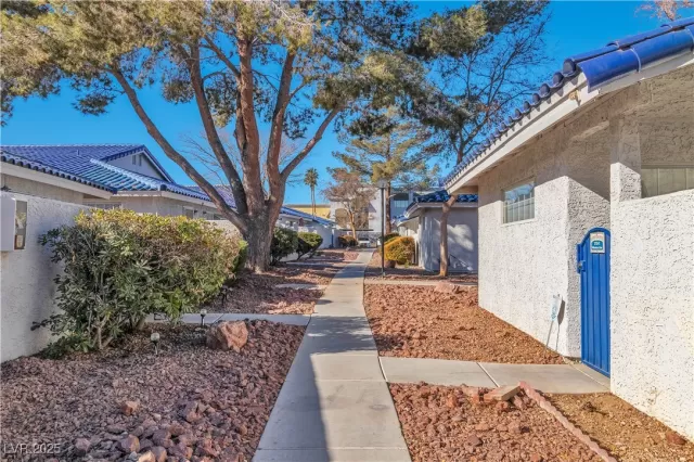 MLS: 2648228 Condo For Sale