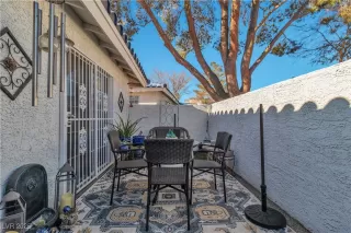 Photo #3: 2648228 Listing