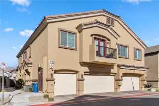 Photo #1: 2648246 Listing