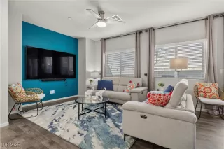 Photo #4: 2648246 Listing