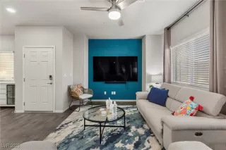 Photo #5: 2648246 Listing