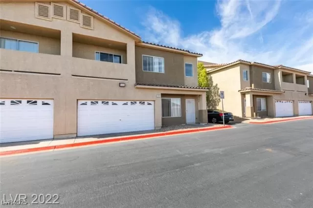 MLS: 2648260 Condo For Sale