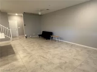 Photo #3: 2648315 Listing 