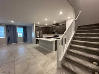 Photo #6: 2648315 Listing 