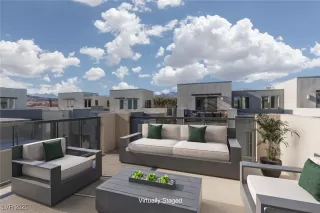 Photo #3: 2648362 Listing