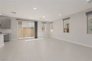 Photo #6: 2648362 Listing