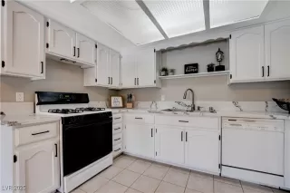 Photo #5: 2648422 Listing 