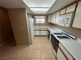 Photo #2: 2648425 Listing 