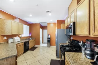 Photo #4: 2648432 Listing 