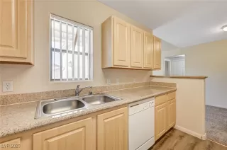 Photo #2: 2648434 Listing 