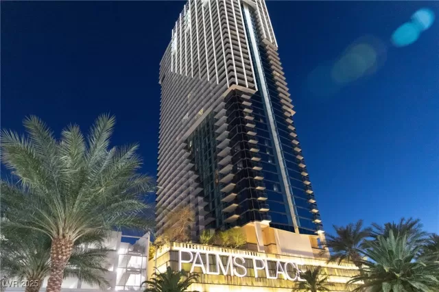 MLS: 2648455 Condo For Sale