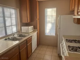 Photo #3: 2648468 Listing 