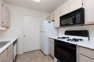 Photo #6: 2648508 Listing