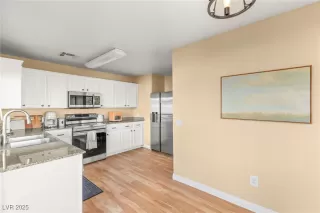 Photo #2: 2648510 Listing