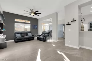 Photo #2: 2648527 Listing 