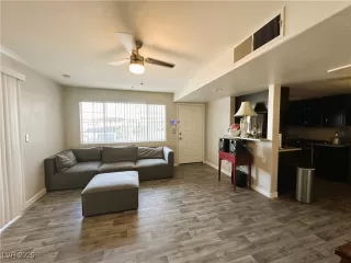 Photo #2: 2648549 Listing