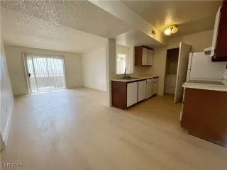 Photo #6: 2648561 Listing 