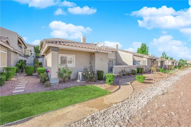 MLS: 2648565 Condo For Sale