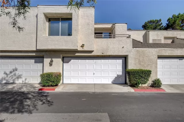 MLS: 2648568 Condo For Sale