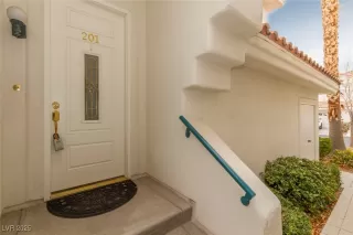 Photo #2: 2648634 Listing 