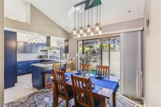 Photo #3: 2648637 Listing