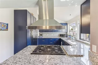 Photo #5: 2648637 Listing