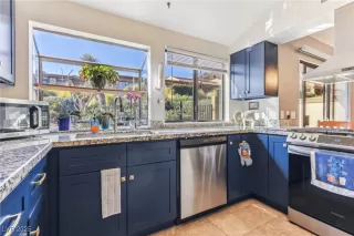 Photo #6: 2648637 Listing