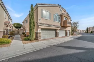 Photo #3: 2648641 Listing