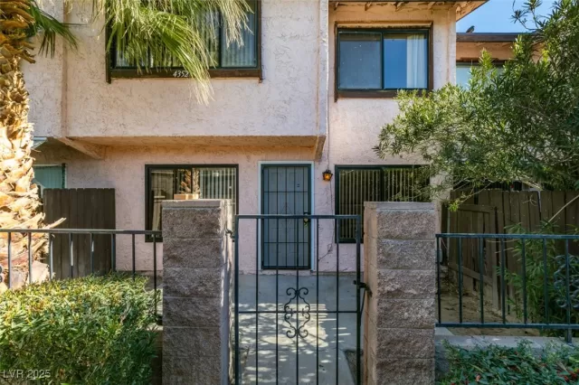 MLS: 2648651 Condo For Sale