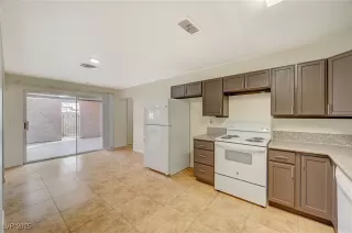 Photo #3: 2648655 Listing