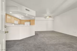 Photo #5: 2648681 Listing 