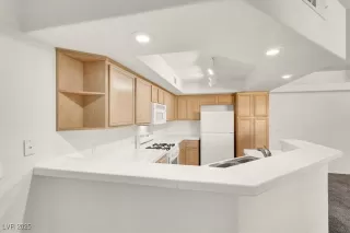 Photo #6: 2648681 Listing 