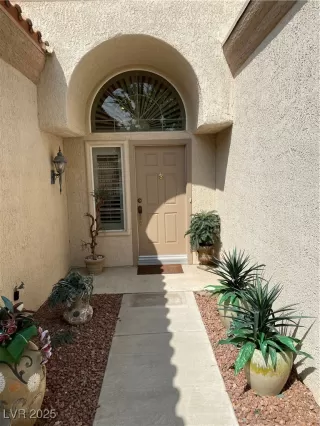 Photo #3: 2648706 Listing 