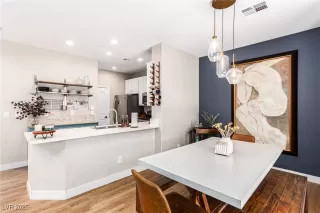 Photo #6: 2648710 Listing 