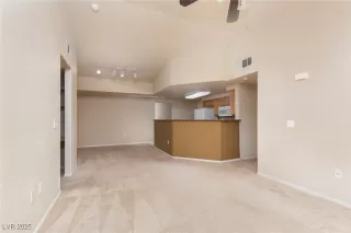 Photo #6: 2648711 Listing 