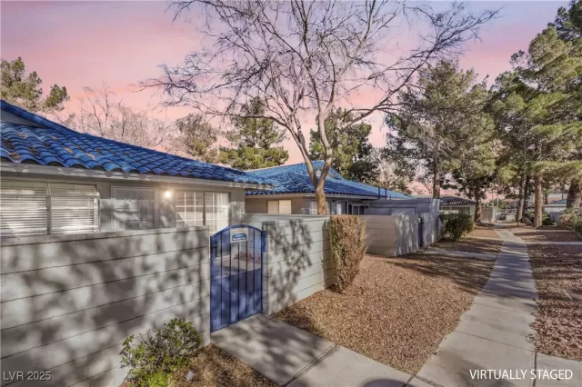 MLS: 2648717 Condo For Sale