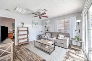 Photo #4: 2648717 Listing