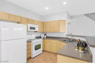 Photo #4: 2648726 Listing 