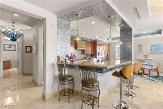 Photo #4: 2648738 Listing