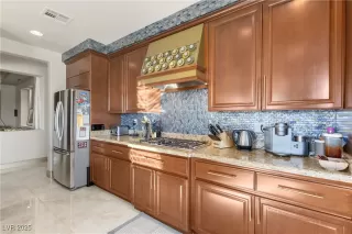 Photo #5: 2648738 Listing